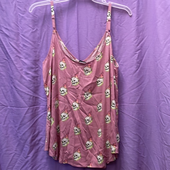NWT Torrid Light Purple Ava Camisole with Flaming Skulls, Sz 2x - Picture 5 of 6